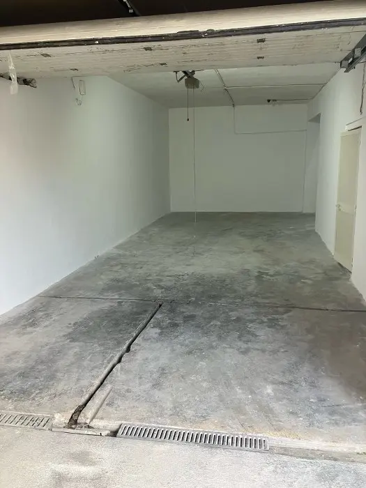 Convenient Parking Space: 10-Car Garage for Rent in St. Julian's/Ta' Giorni