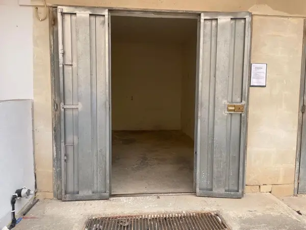 Compact 17 sqm Shop for Rent in Naxxar