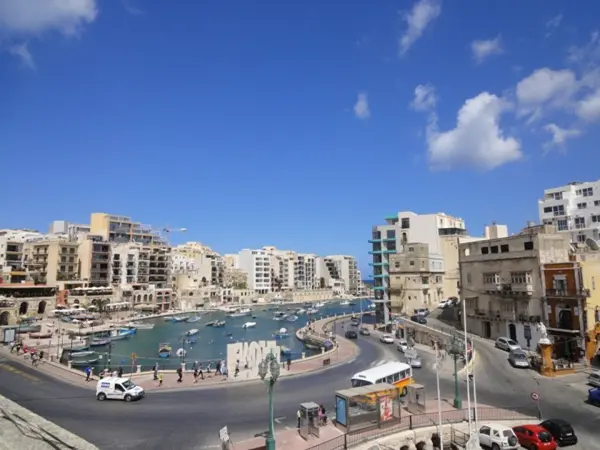 Townhouse in Spinola bay Seafront for rent in St Julians