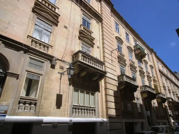 2 Roomed Office in Valletta For Rent