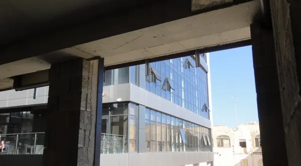 Modern Office for rent that has a total area of 1000 sqm for rent