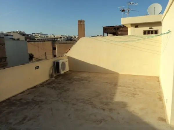 Large 3 bedroom Unfurnished House in Ibragg with terrace for rent