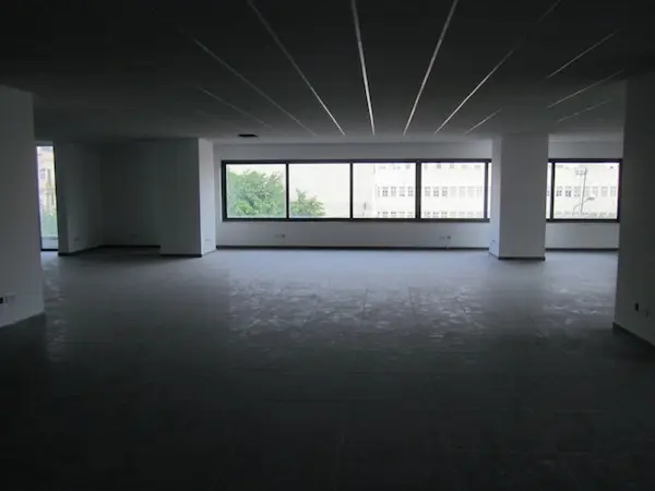 Office for rent that consists of 5 rooms , and a meeting room in gzira