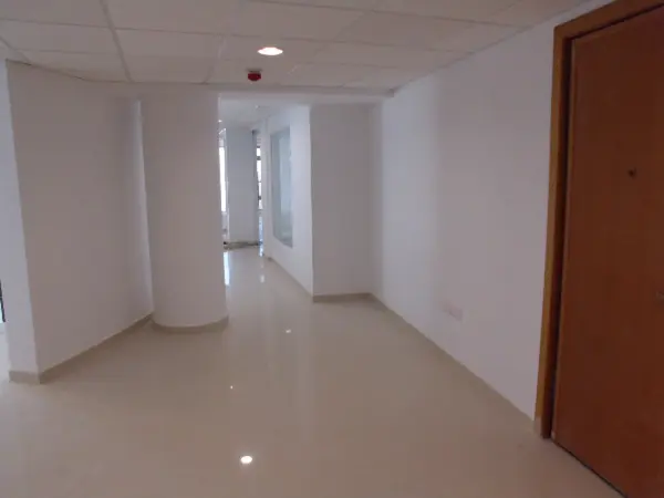 Office space for rent on the Strand Seafront that consists of 550 sqm