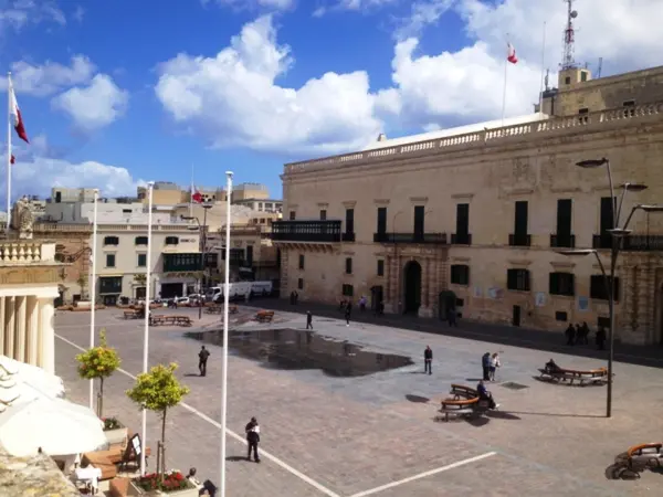 Lovely Corner Palazzo with Roof Terrace