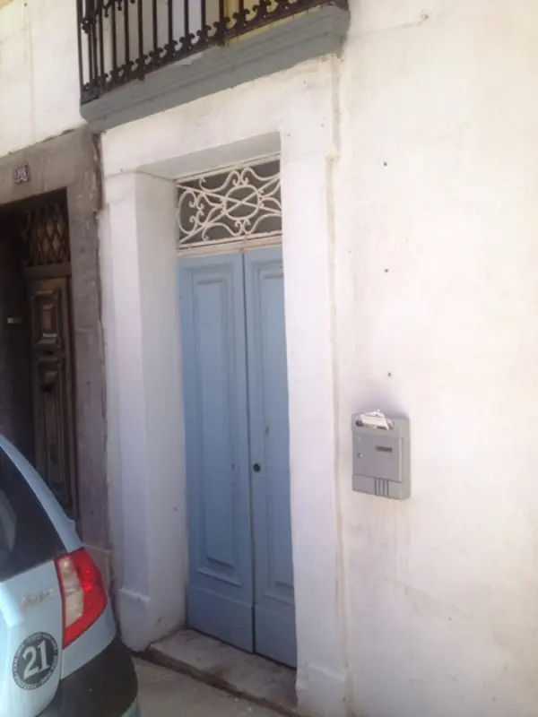 Corner Shop/Office in Valletta to let