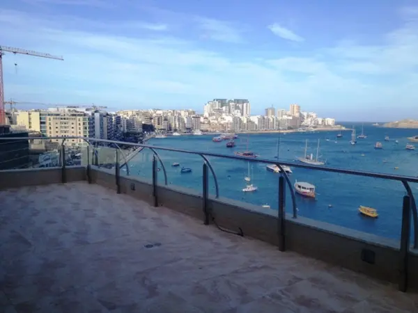 Lovely 3 bedroom Penthouse in Sliema with Views