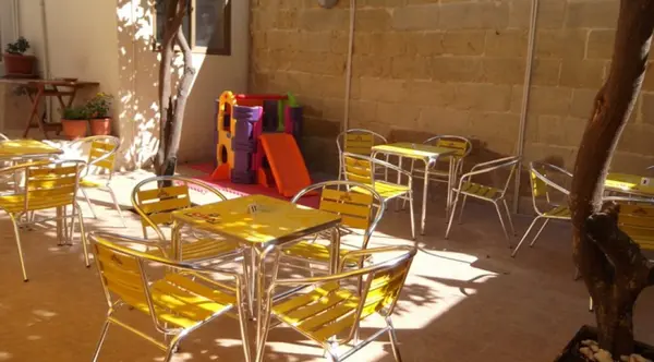 Paola restaurant/coffee shop