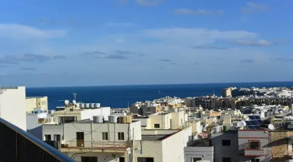 Spacious Penthouse with Large Terrace in St. Julians