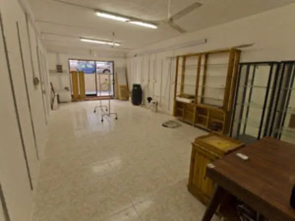 Commercial Outlet to Let in Qawra