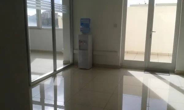 A Very Nice Office Space with Parking Close to The Airport with underlying storage facilities in Luqa