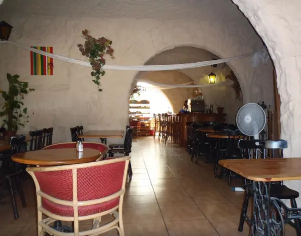 Fully equipped Bar or Restaurant in central Bugibba