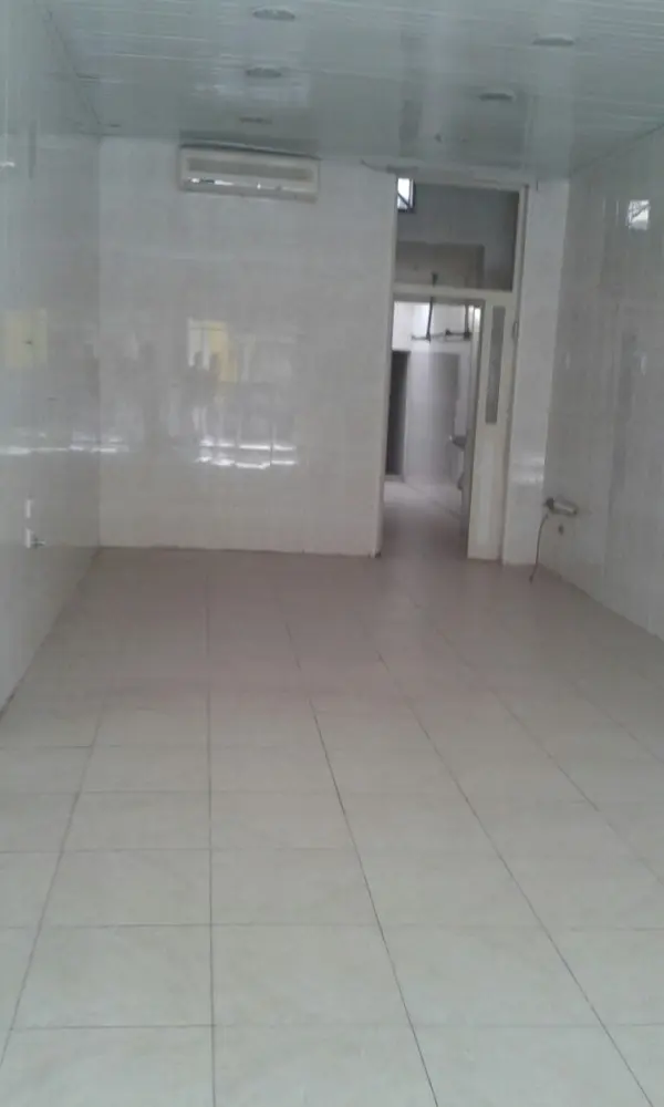 A class 4 shop / office for rent in Qormi