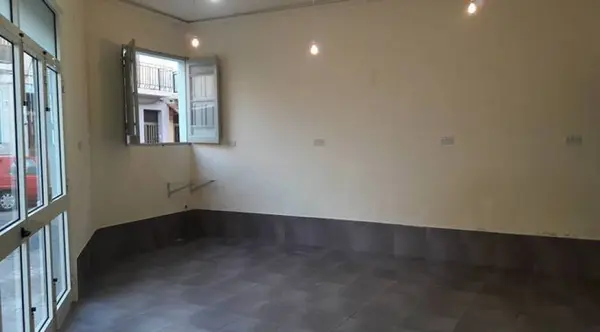 Real Estate Malta: 33 sqm Shop in Fgura