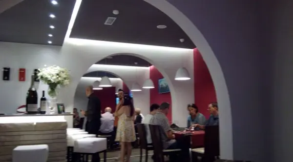 Real Estate Malta: Chic 250 square metre Bar and Restaurant in Bugibba To let