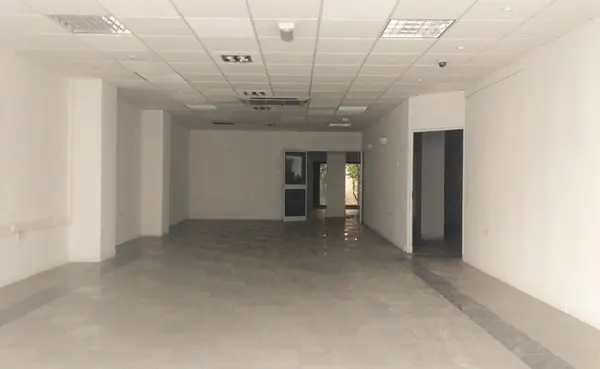 Offices in Malta: Showroom / office space to let in st venera