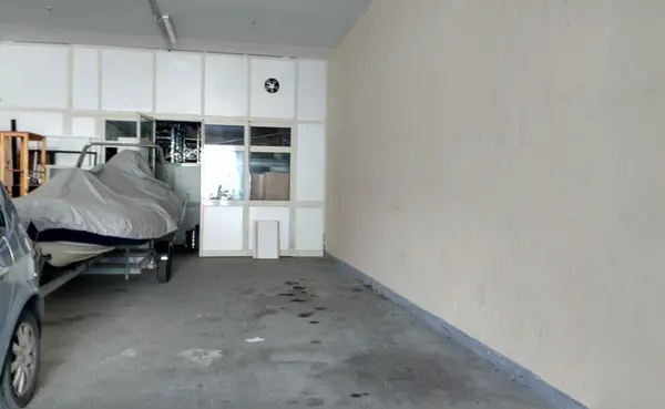 400sqm Warehouse to let in Balzan warehouse with offices upstairs