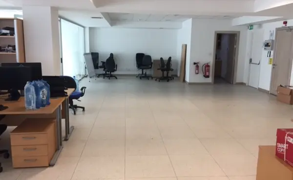 Office that consists of 250sqm for rent in Mosta