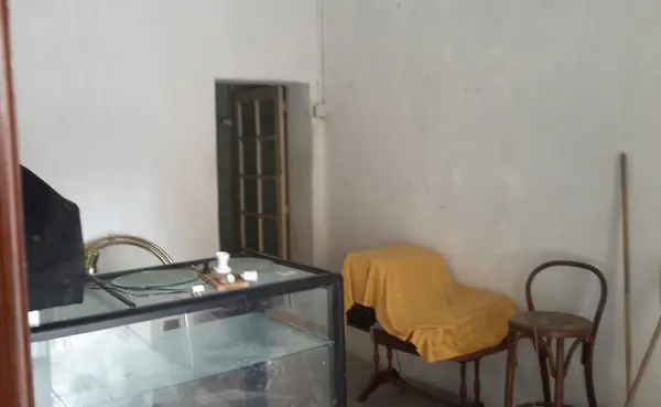 Offices in Malta: Street Level Office/Shop with basement in Floriana