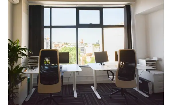 4 person desk office space to let in St.Julians