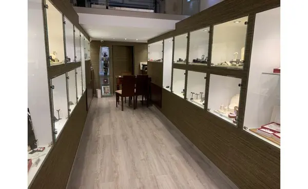 Shops for rent Malta: 45sqm commercial premises to let in Valletta