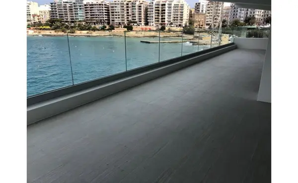 580 sqm office to rent with seaviews in St Julians