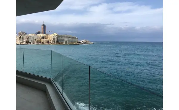 425 sqm Office for rent with views in st julians