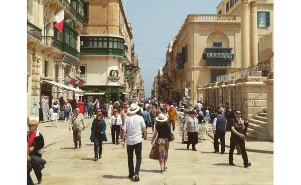 Restaurants for rent in Malta: Valletta fully operational commercial premises to let