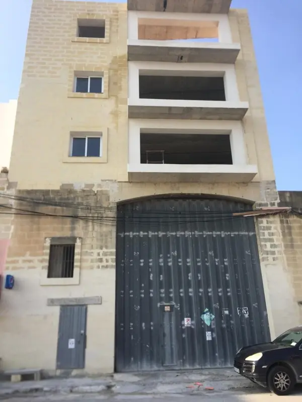 380 sqm Warehouse in Marsa for rent