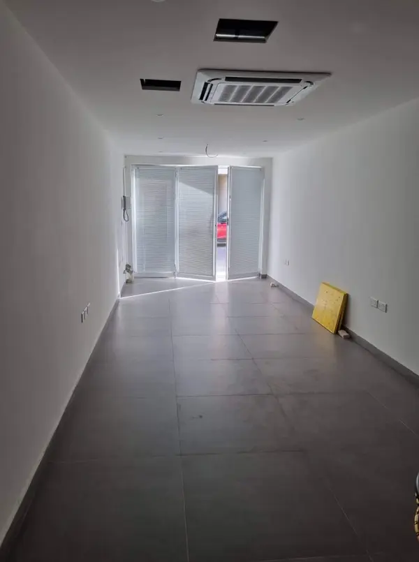 Gozo property for rent: Shop to let in Victoria