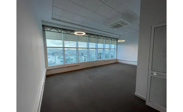 200sqm Seafront Office On The Strand