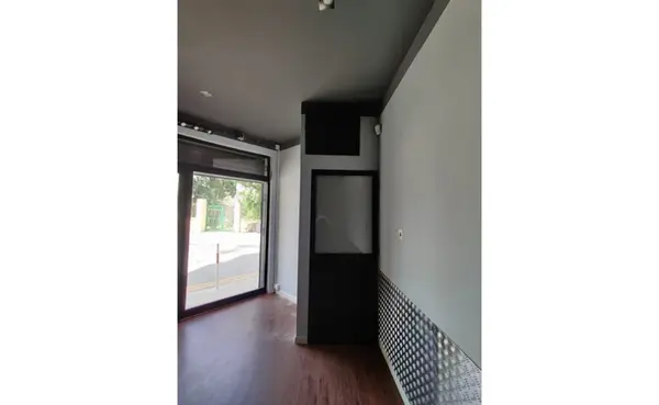 Shop with class 4B permit in Fgura for rent