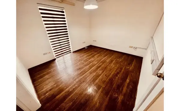 office with own entrance in Gwardamangia to let