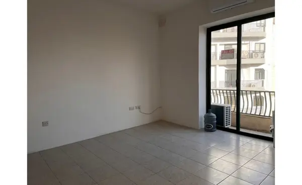 Shop /Office to let Malta: San Gwann 120sqm commercial premises