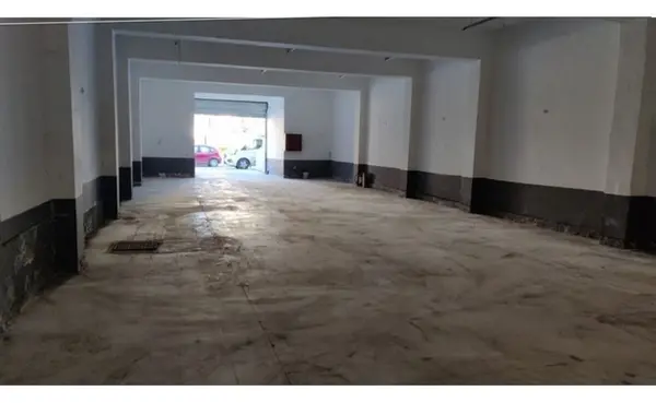 Real estate Malta: Qormi 216sqm street level garage for rent