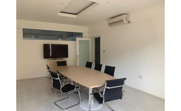 Pieta 165 SQM seafront office to let