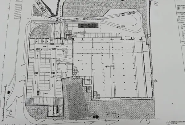 4000m?ý Warehouse with 1500m?ý Yard and 100 Parking Spaces in Zebbug for Rent