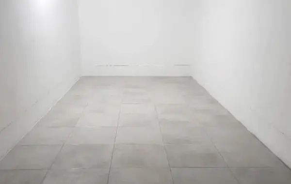 Pembroke Freehold Garage: 21 sqm Space, Perfect for Parking or Storage