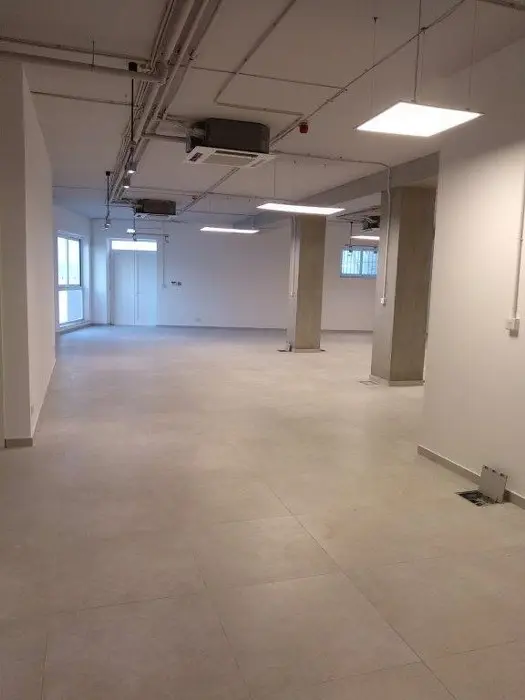 Office Rental in Swatar: 3rd Floor Unit with Parking and Essential Amenities
