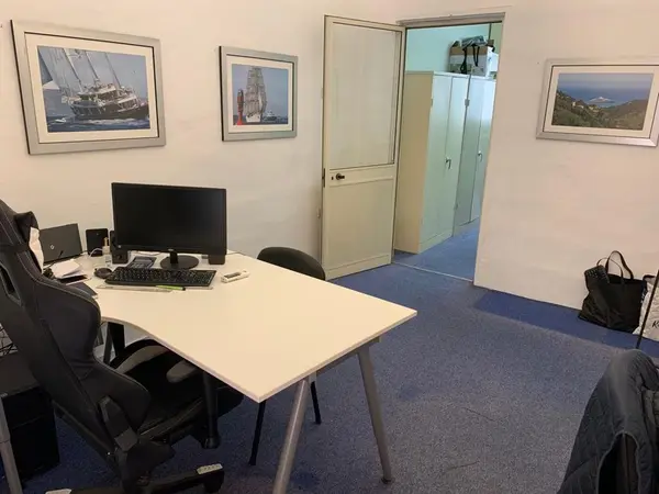Small office to let in Gzira