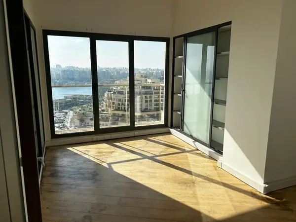 Offices for rent Malta: Portomaso 122 sqm Office to let