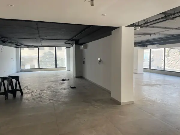 Qormi Commercial Elegance: 3rd Floor Office with 250sqm, Lift,