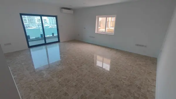 Pieta Seafront 200 sqm Office for rent