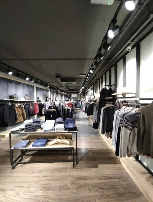 Prime Location: 640sqm Commercial Shop for rent in Sliema
