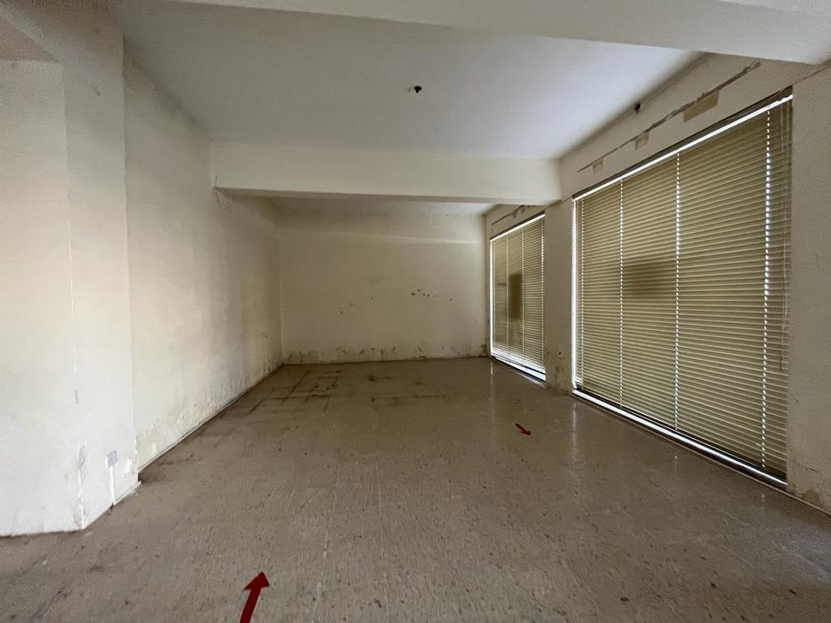 Balluta seafront shop / office for rent with an area of 225sqm