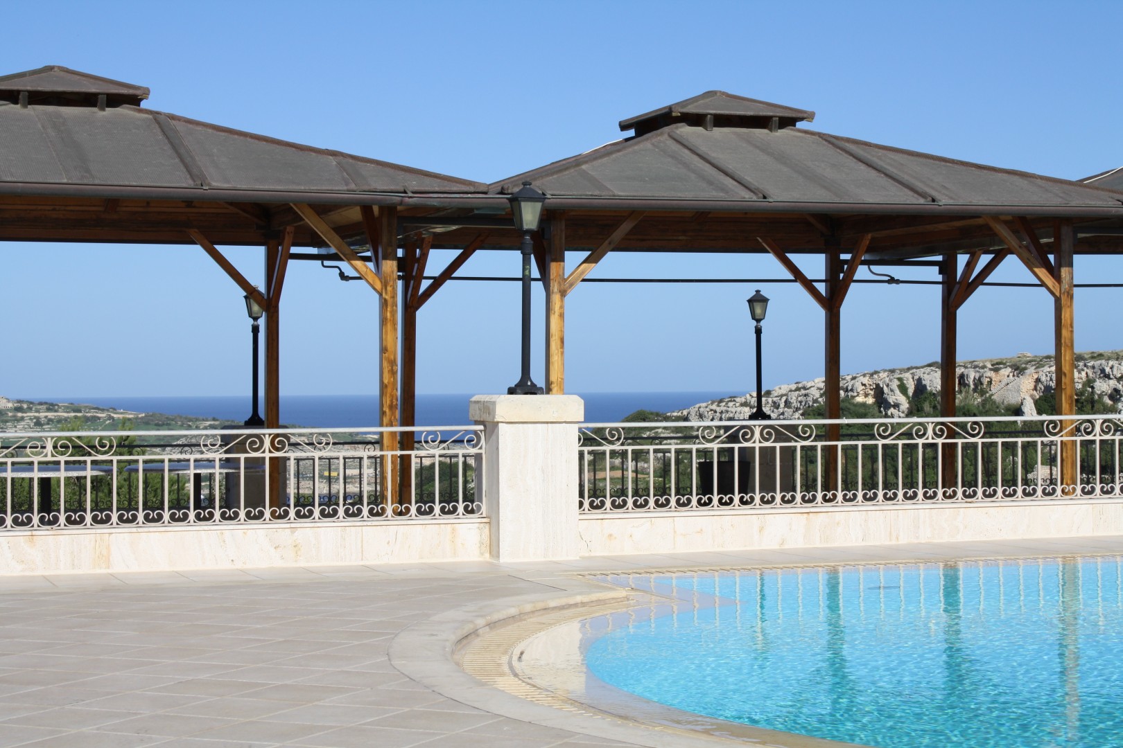 Exclusive Wardija Villa with Expansive Gardens