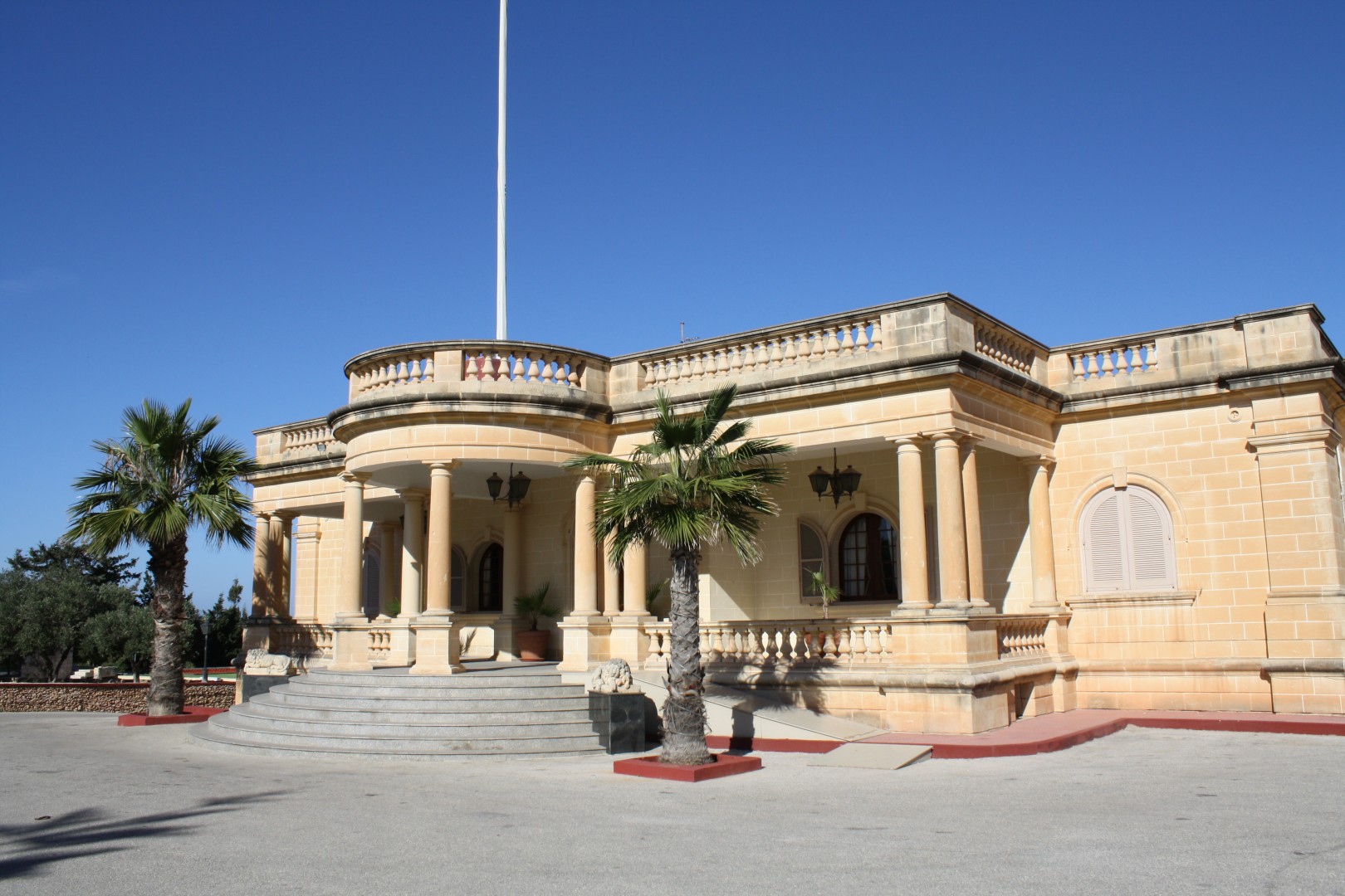 Exclusive Wardija Villa with Expansive Gardens
