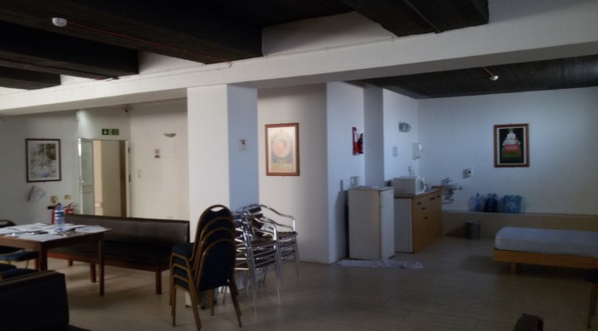 180 square metre Cafeteria for rent in Qawra with permits