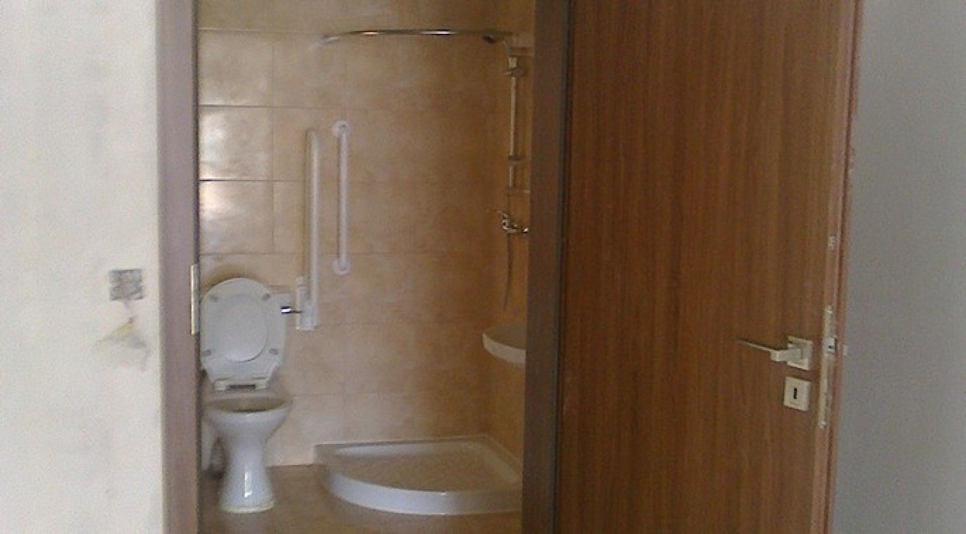 90 SQM Finished Class 4 Shop For Rent in Qawra