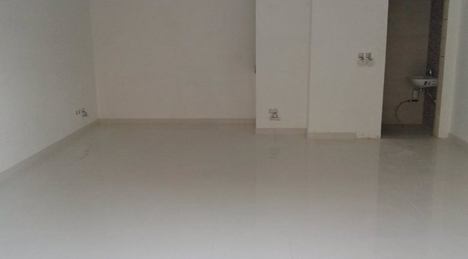 Real Estate Malta: 44 sqm shop in Zebbug